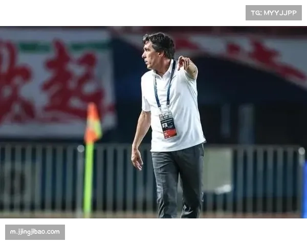 河南队立足防守反击战术 拉莫斯打造高效中场绞杀与快速转换